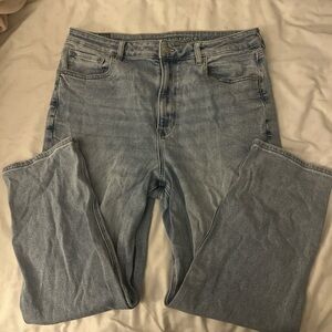 American Eagle Outfitters Women’s High Waisted Straight-Leg Jeans